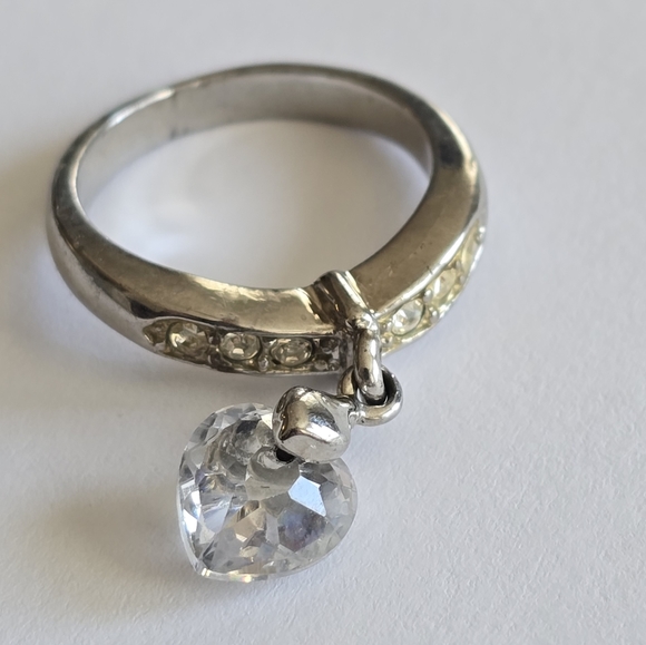 Crystal heart charm ring silver tone size 6.75    6 3/4 valentine's day clear - Picture 4 of 8